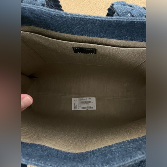 New with tags Chloe denim large woody tote - Picture 9 of 10